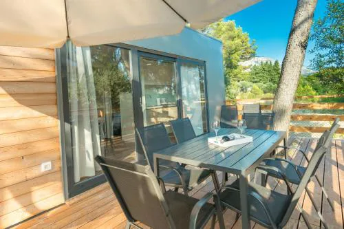 Apartments and Mobile Homes Makarska