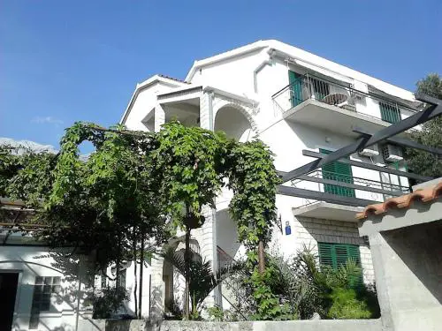 Apartments Lena Makarska