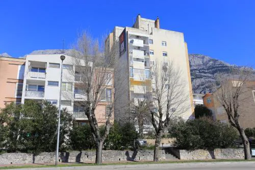 Apartments with parking spaces Makarska - 15841