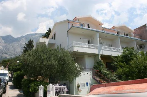 Apartments with parking spaces Makarska - 6636