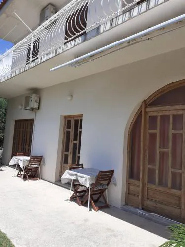 Apartments with a parking space Makarska - 6768