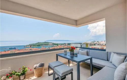 Awesome Apartment In Makarska With Wifi