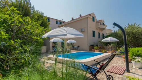 Beatiful Villa Antonela with pool in Makarska