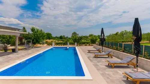 Beautiful Villa Miki with pool in Makarska