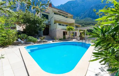 Holiday Home Veliko Brdo-Vrcani Bb Iii