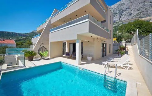 Lovely Home In Makarska With Sauna