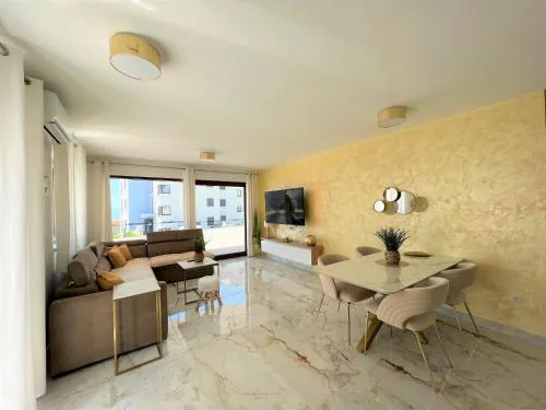 Lux Apartment S&B