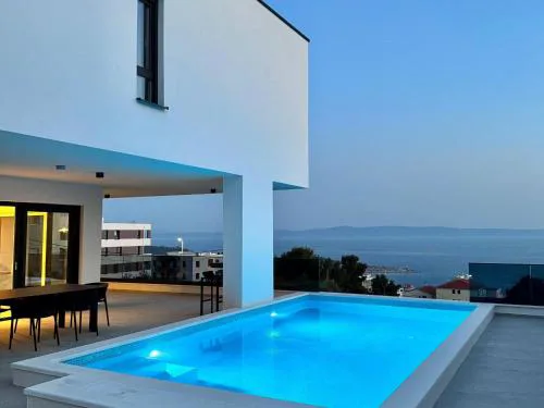 NEW!! Villa Ina