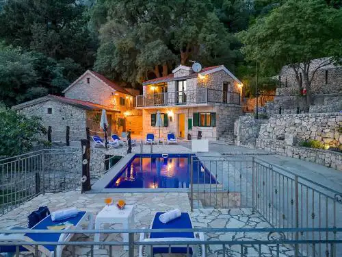 Stonehouse Residence