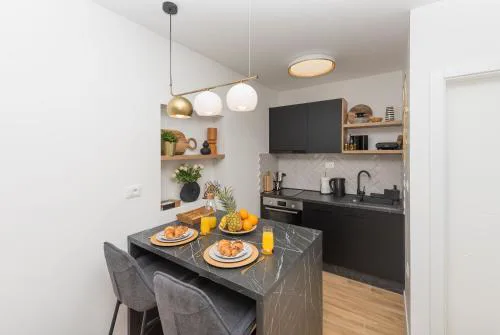 Studio apartment Bianco, near beach, free parking, Wi-Fi