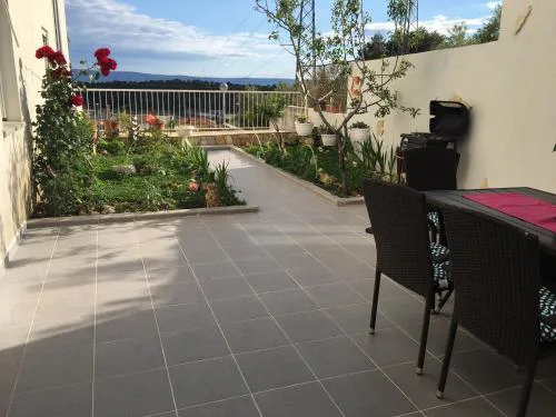 The Big Terrace Apartment