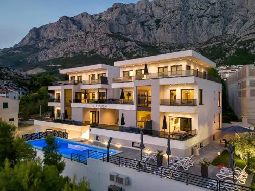 Villa Balmis House A