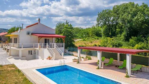 Holiday House Ivan with heated pool