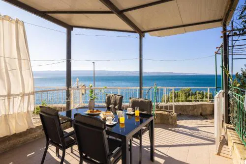 Anamarie Beachfront Apartments