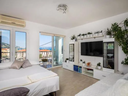 Apartment Adriatic Pearl - One Bedroom Apartment with Balcony and Sea View