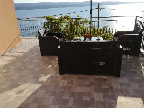 Apartment with balcony and sea view