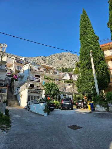 Apartments by the sea Omis - 21590
