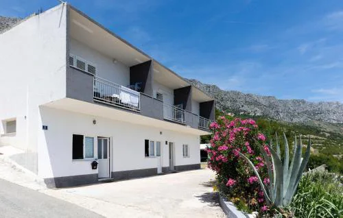 Gorgeous Apartment In Omis With Wifi