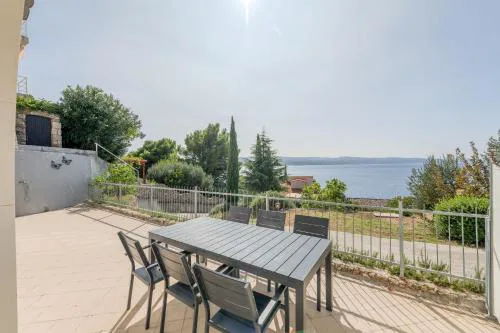Luxury apartment with shared pool patio & sea view