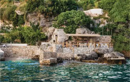 Three-Bedroom Apartment Omis With Sea View 07