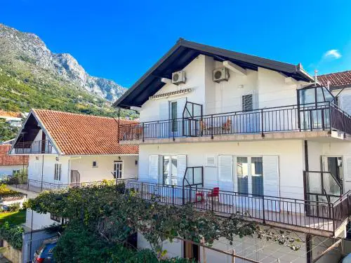 Apartments Adna