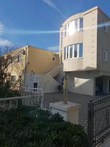 Apartment Luka