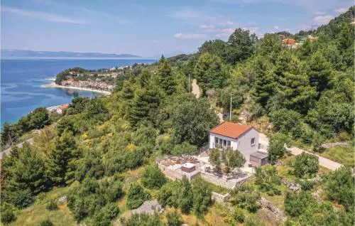 Two-Bedroom Holiday Home In Podgora
