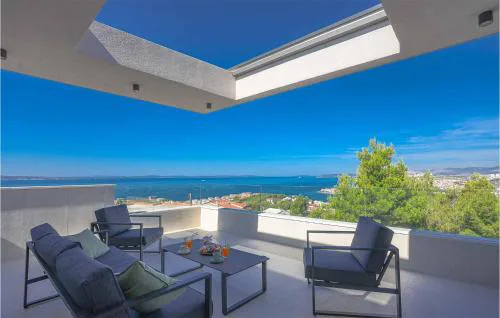 5 Bedroom Beautiful Home In Podstrana