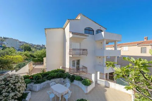 Apartments with parking space Podstrana, Split - 19638