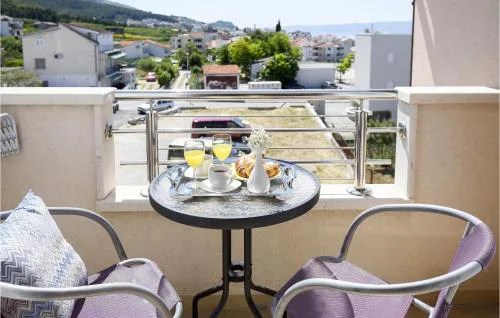 Nice Apartment In Podstrana With Wifi