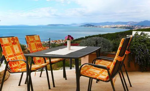 Strandnahe Ferienwohnung Mit Terrasse