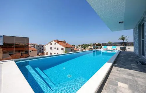 Stunning Apartment In Podstrana