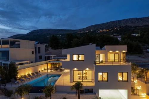 Villa Apolina 4 en-suite bedrooms, sea views