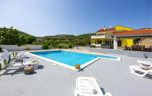 Nice Home In Primorski Dolac With Sauna