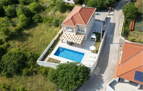 Stunning Home In Primorski Dolac