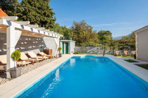 Holiday Home Mamita - Heated pool