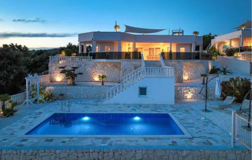 Gorgeous Home In Sevid