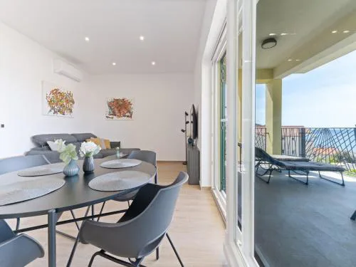 Luxury Deluxe with 2 room apartment