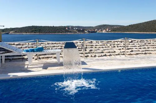 Villa, Stone House with swimming pool & Sauna, Beach, Sevid