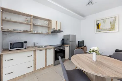 Apartment Ana -free large private parking available