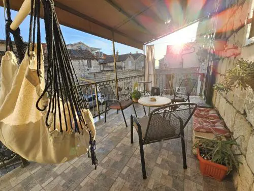 Apartmani i sobe Tihana