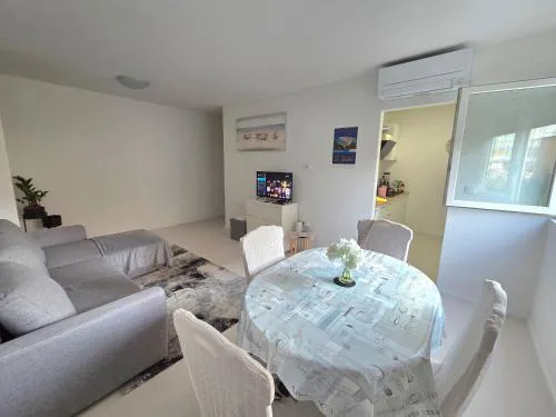 Apartment Adi