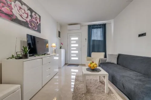 Apartment ANĐELA 2BDRS & Free WiFi