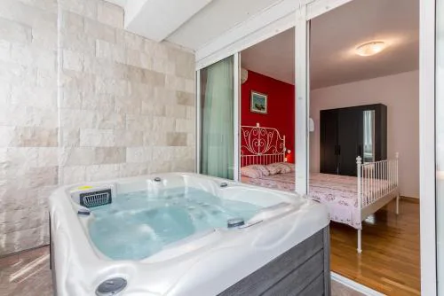 Apartment Antonija with jacuzzi