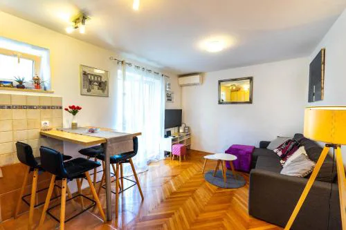 Apartment Dumaneo Art - Two Bedroom Apartment