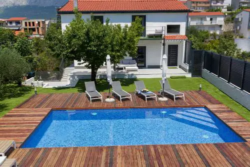 Apartment Joy heated pool