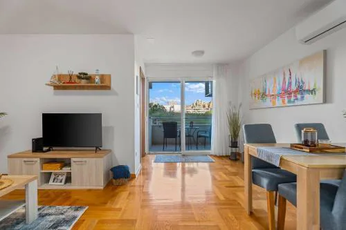 Apartment Maya by Litto