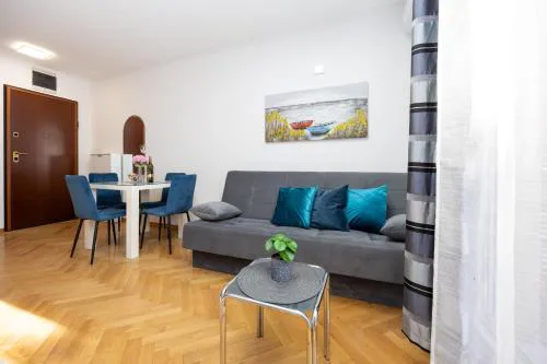 APARTMENT PAOLO by the beach Znjan