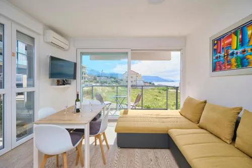 Apartment Titanic by Litto