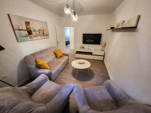 Apartment Violet